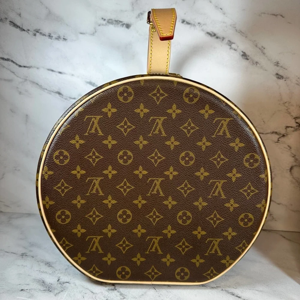 Louis Vuitton Hat Box 30 bag Boite Chapeau vintage monogram LV trunk New Leather